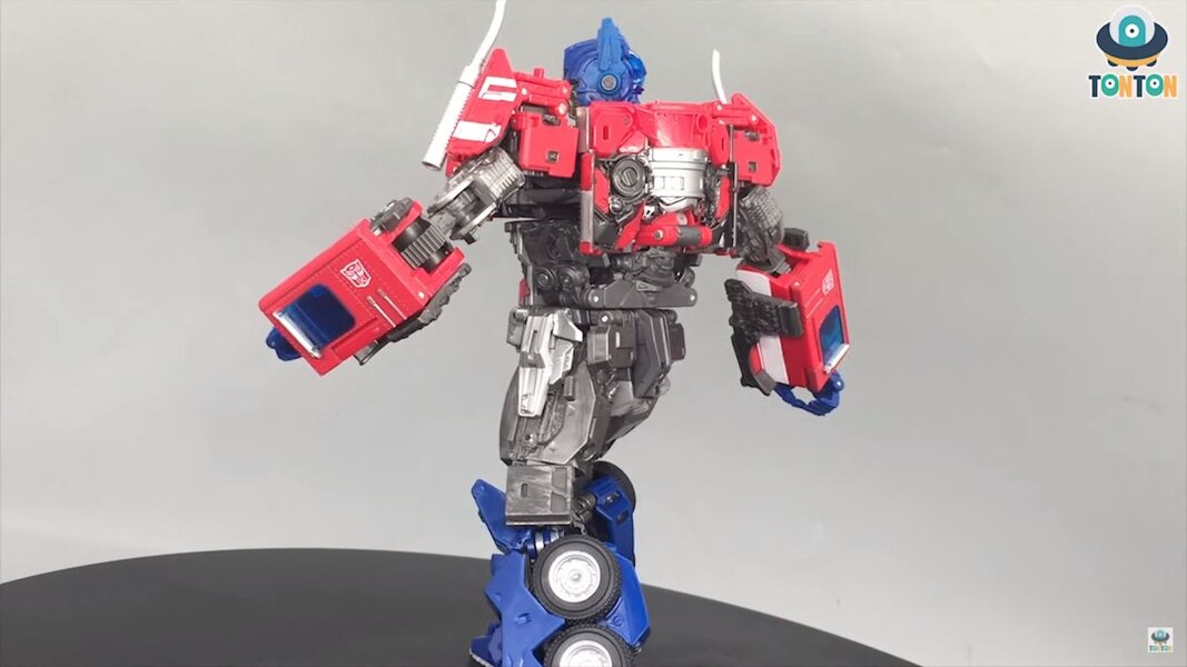 Transformers Masterpiece MPM 12 Optimus Prime  (34 of 43)